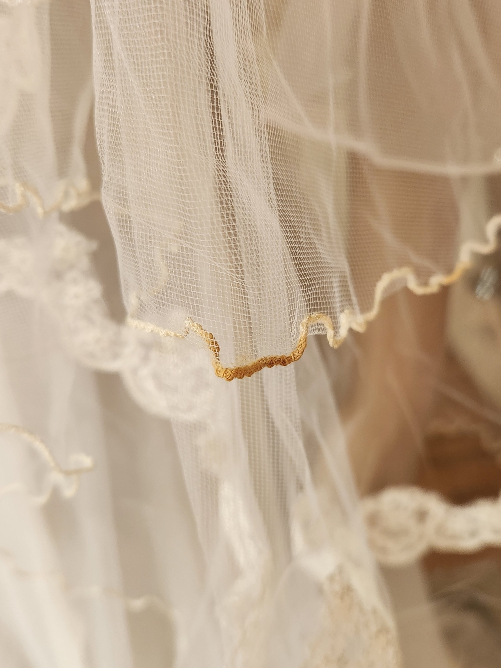 Vintage 70s Bridallure Pearl & Lace Victorian Wedding Gown Set - Picture 12 of 15